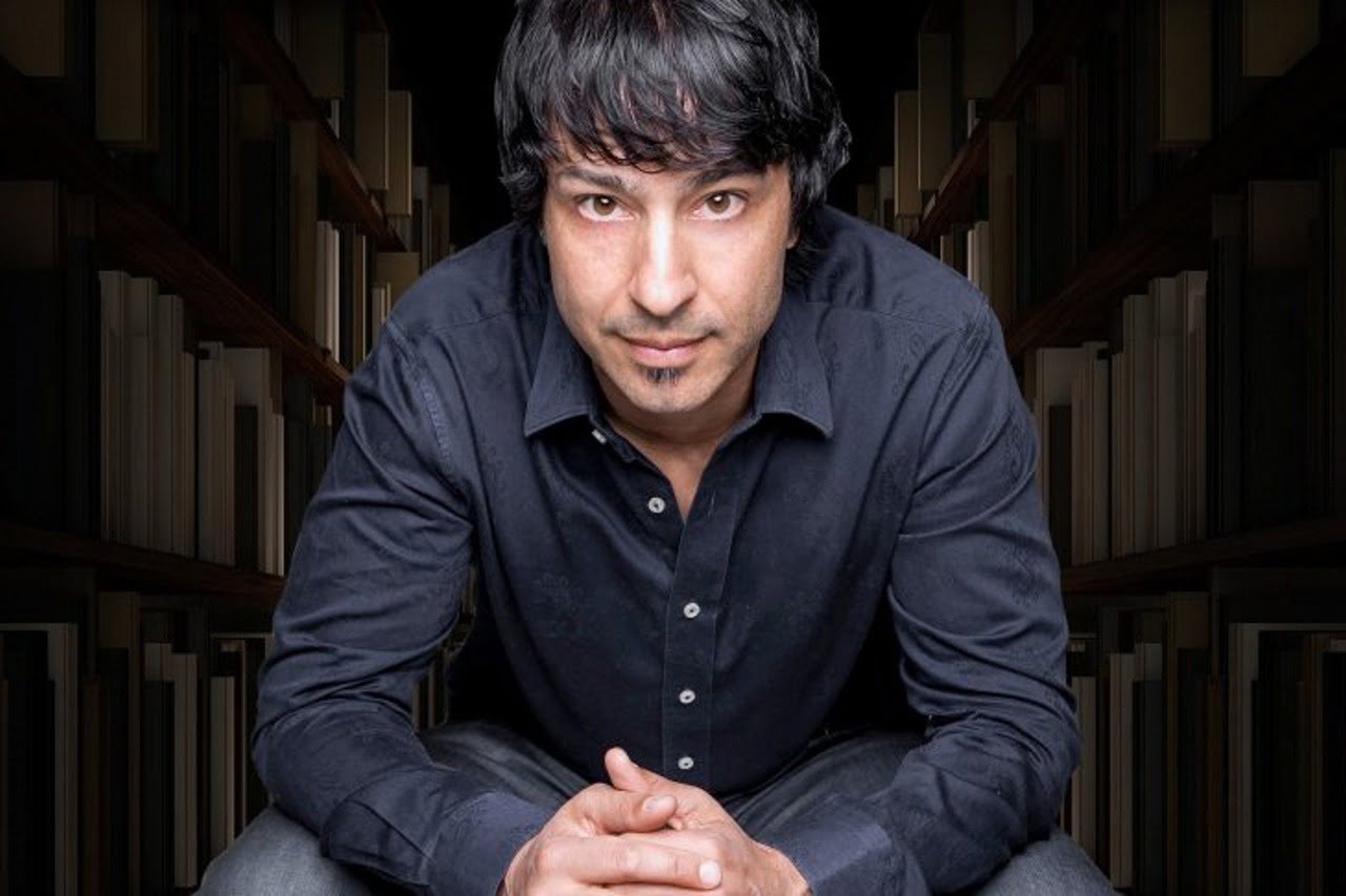 Book Comedian Arj Barker for your next Corporate Event